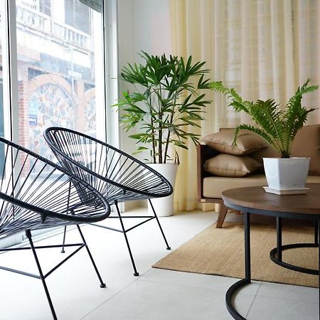 Lyn House - Service Apartment Hoang Quoc Viet Hanoi Luaran gambar