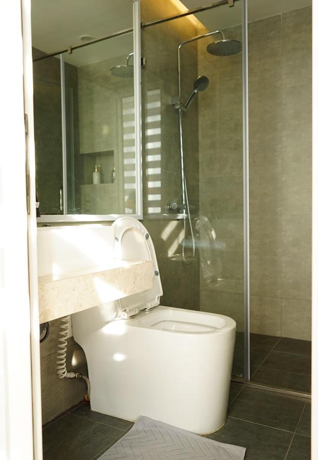 Lyn House - Service Apartment Hoang Quoc Viet Hanoi Luaran gambar