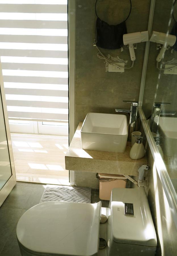 Lyn House - Service Apartment Hoang Quoc Viet Hanoi Luaran gambar